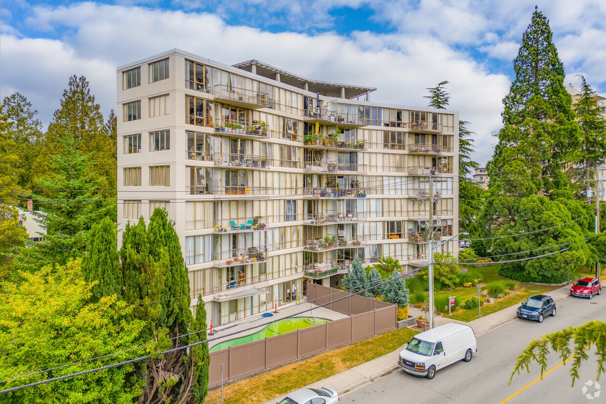 Primary Photo - Westwind Apartments  