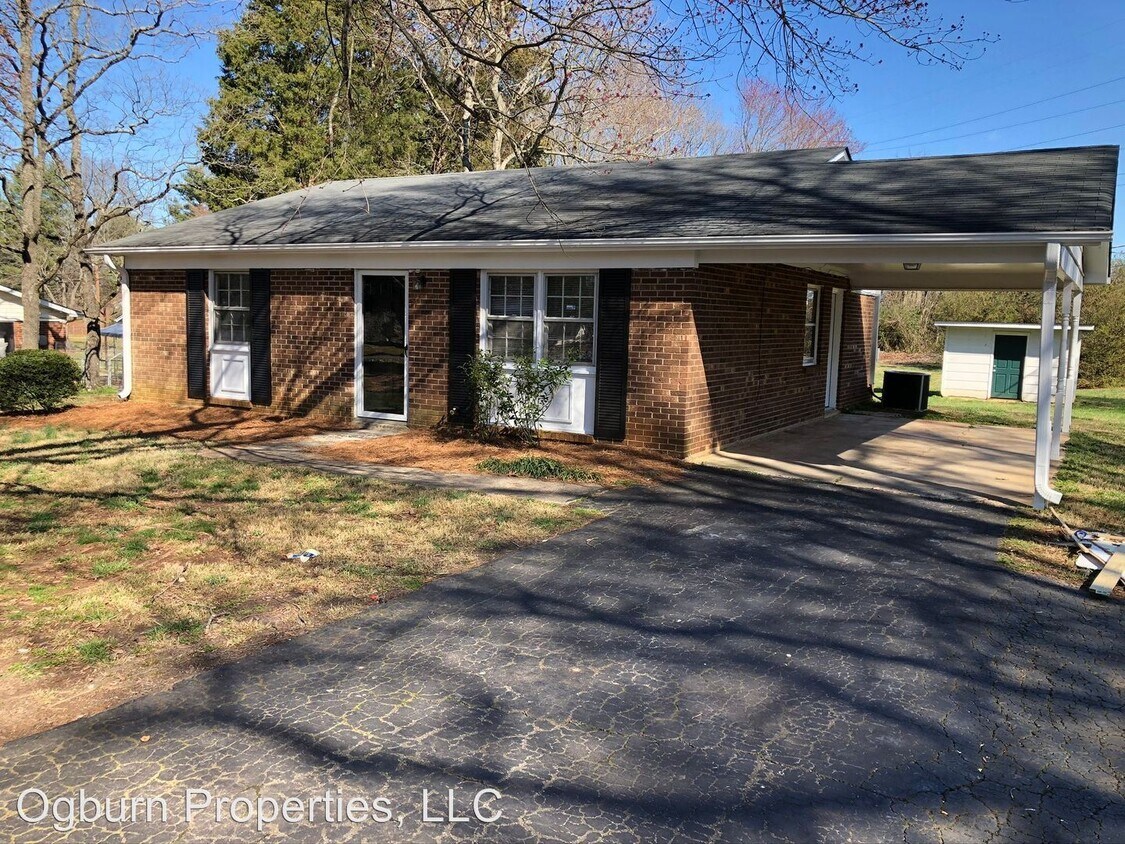 Primary Photo - 3 br, 1.5 bath House - 2201 STONEHAVEN ROAD