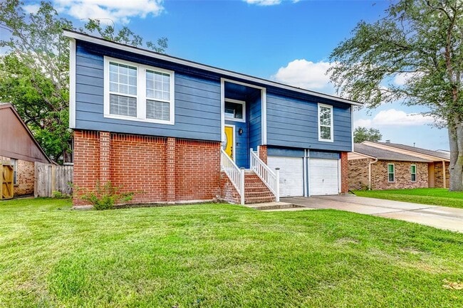 Building Photo - 471 El Toro Ln