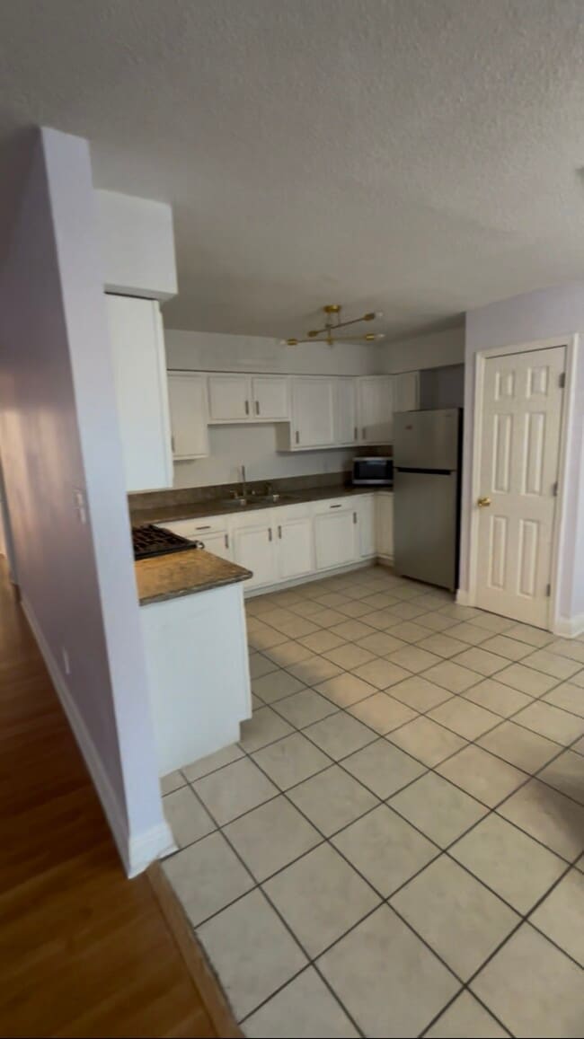 Kitchen - 2238 New Orleans St