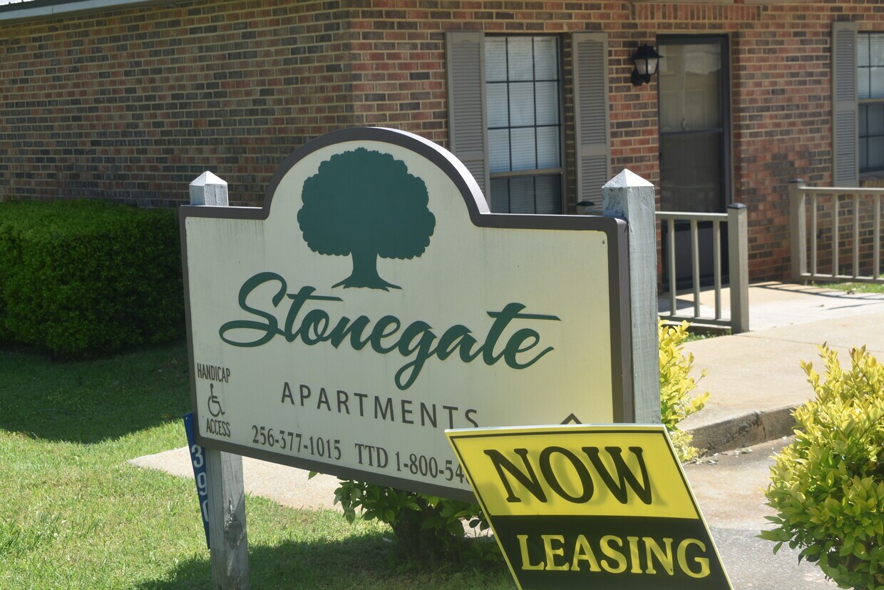 Stonegate Apartments 390 Washington St Rockford, AL Apartments for