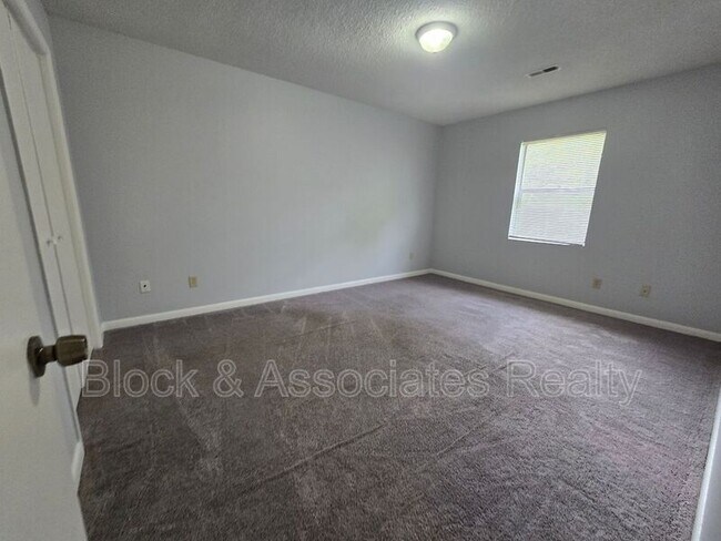 Foto del edificio - 2708 Ingram Rd