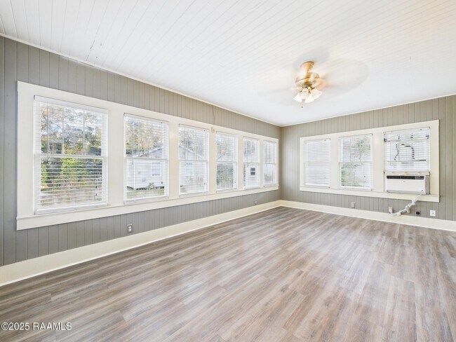 Foto del edificio - 408 Harding St