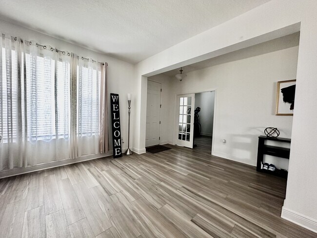 Foto del edificio - 6046 Sierra Crown St