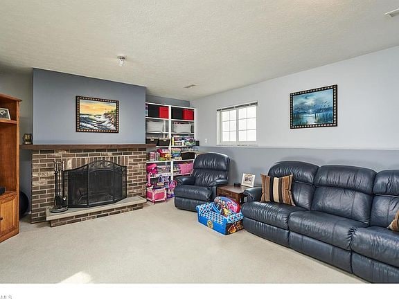 Building Photo - 13910 Aspen Oval