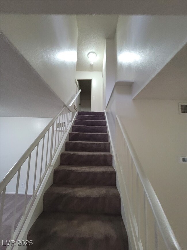 Building Photo - 108 Boysenberry Ln