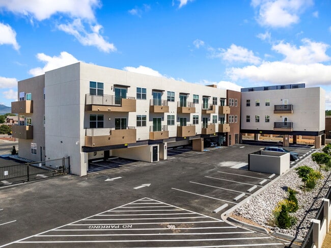 Building Photo - Villas @ Rio