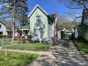 Building Photo - 1013 S Eaton St