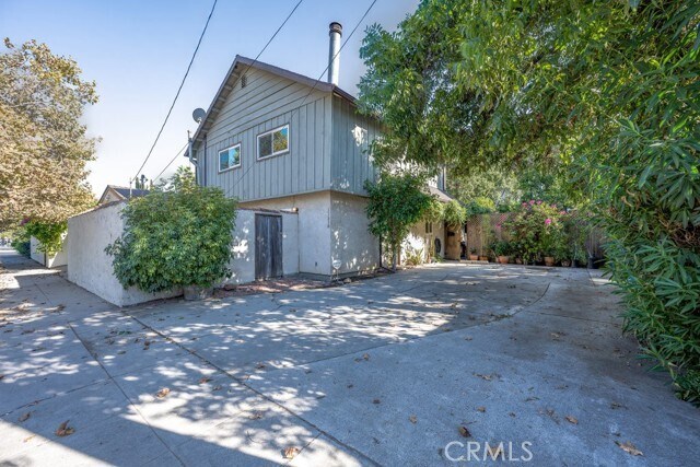 Primary Photo - 11510 Collins St
