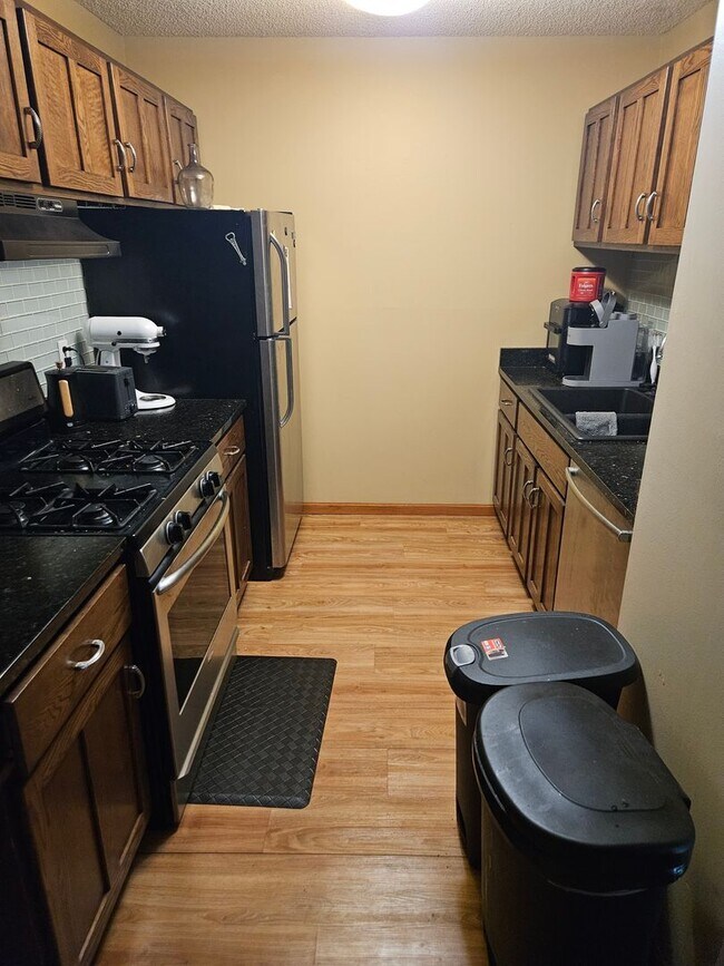 Foto del edificio - 1 Bedroom Condo in Fridley