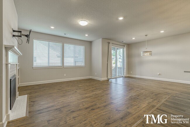 Foto del edificio - Beautiful 4 bed, 2 bath Ranch style home c...