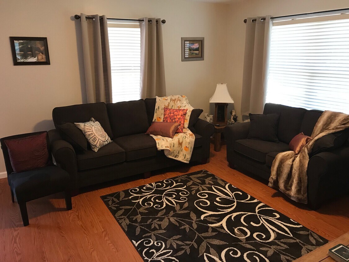 Foto principal - 106 Wise Ln