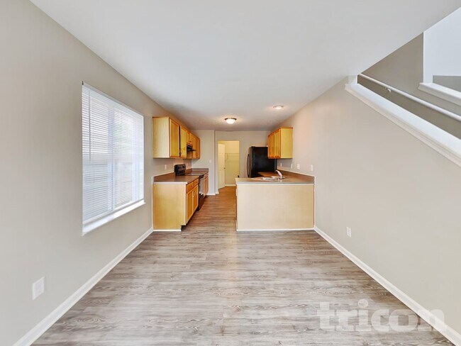 Foto del edificio - 6633 Dunsdin Dr