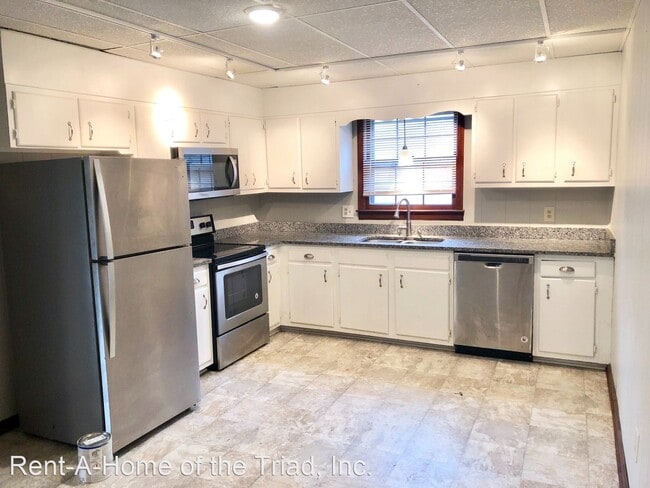 Building Photo - 2 br, 1 bath House - 905 S Josephine Boyd ...