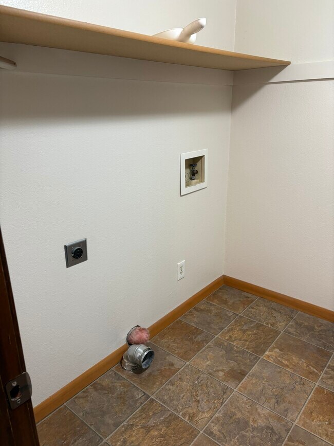 Building Photo - 368 N Gold Creek Loop