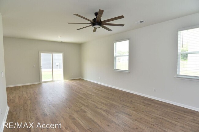 Foto del edificio - 4 br, 2.5 bath House - 192 Coby Lane