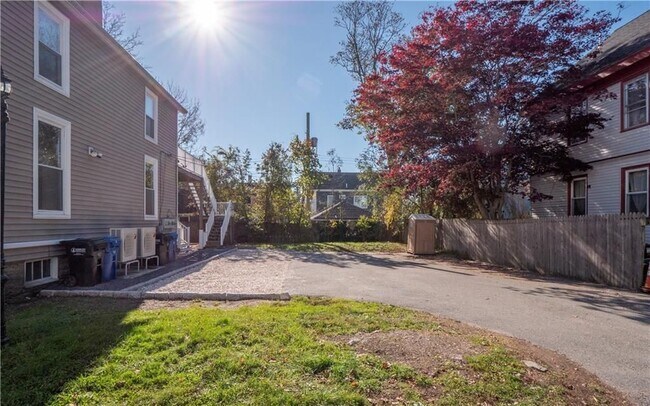 Foto del edificio - 8 Pleasant St