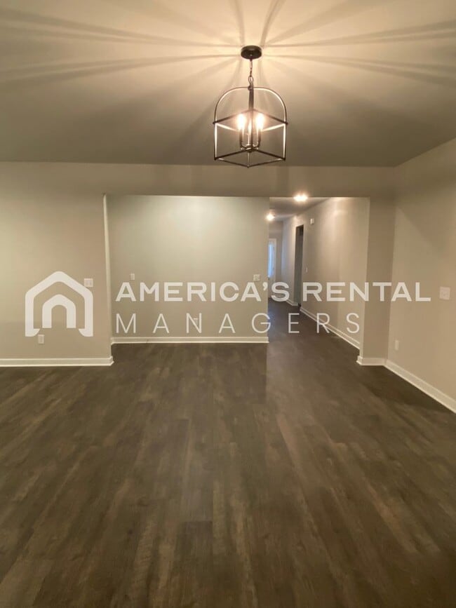 Building Photo - 460 Ridgeview Cir