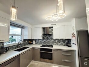 Building Photo - 137 Golden Isles Dr