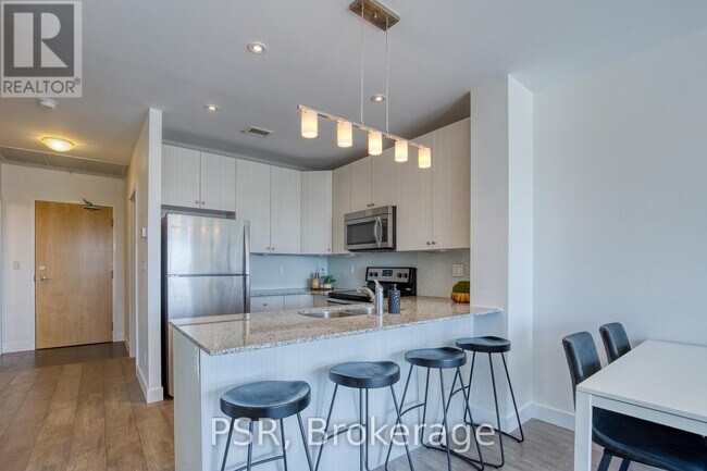 Photo du bâtiment - 1 Victoria St S