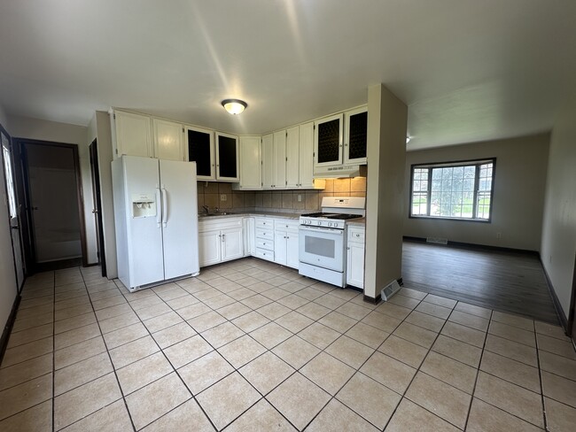 Foto del edificio - 2243 Forest View Rd