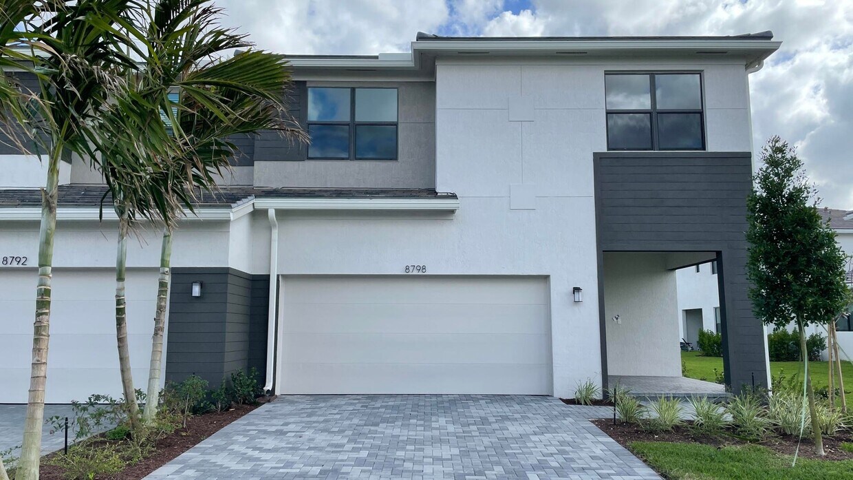 Foto principal - 8798 Antarus Dr