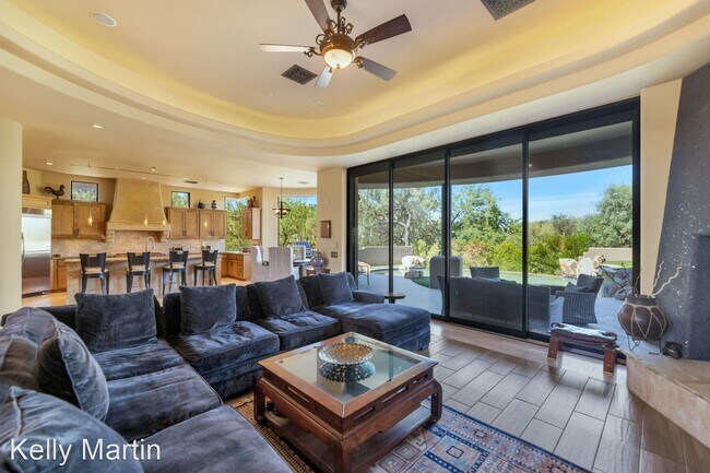 Building Photo - 3 br, 3.5 bath House - 10505 E Cinder Cone...