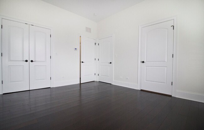 Foto del edificio - 2500 Green Bay Rd