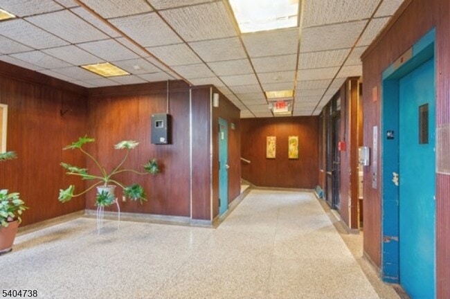 Building Photo - 805 Pearl St