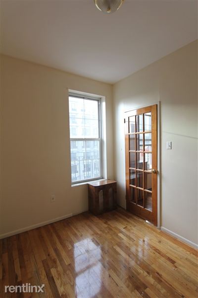 Building Photo - 475 W 23rd St