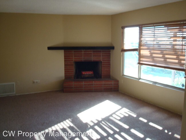 Building Photo - 3 br, 2 bath House - 1841 Helix Street
