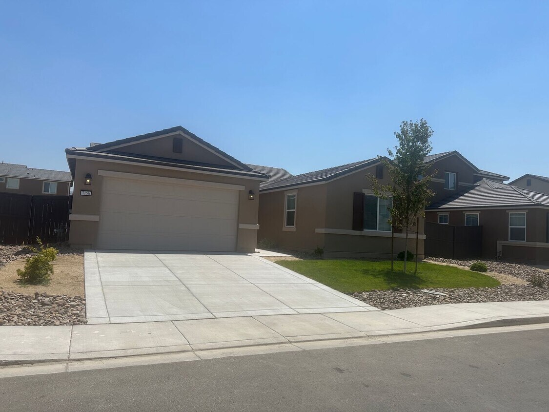 Foto principal - Brand new home in Spanish Springs- 4 bedrooms