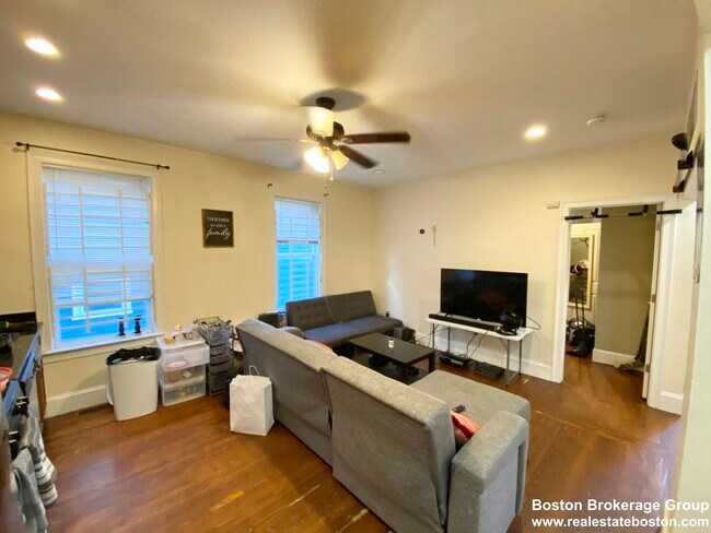 Foto del edificio - 178 Hillside St