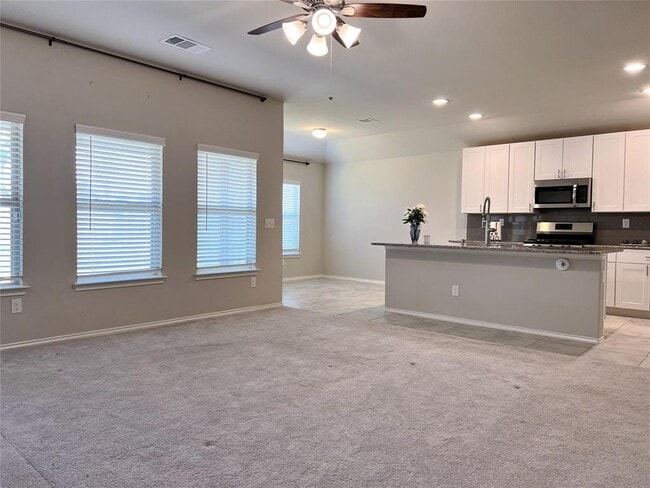 Foto del edificio - 126 Courageous Side Way