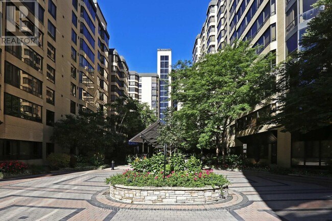 Photo du bâtiment - 280-280 Simcoe St
