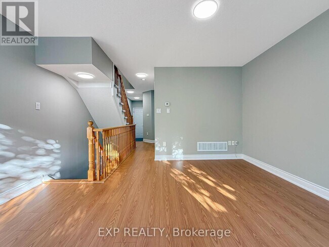Building Photo - 11 Saddlecreek Dr