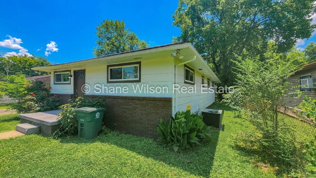 Building Photo - "Charming 3-Bedroom Home in Chattanooga's ...