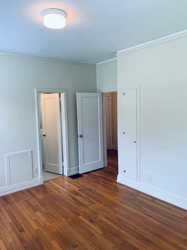 Building Photo - 357 Nelocco Dr