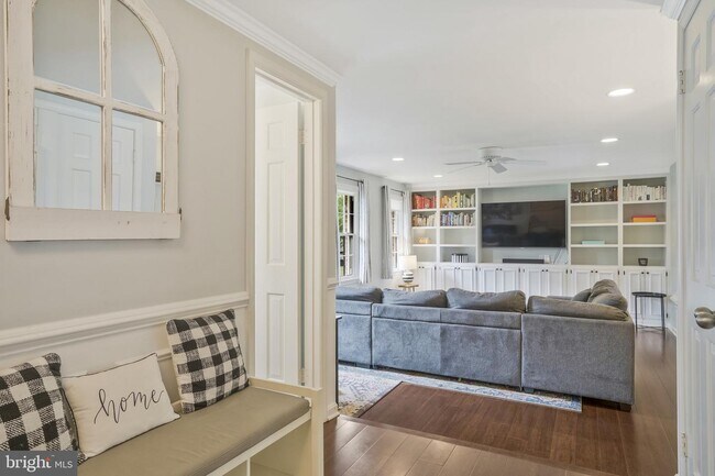 Foto del edificio - 5511 Dawes Ave