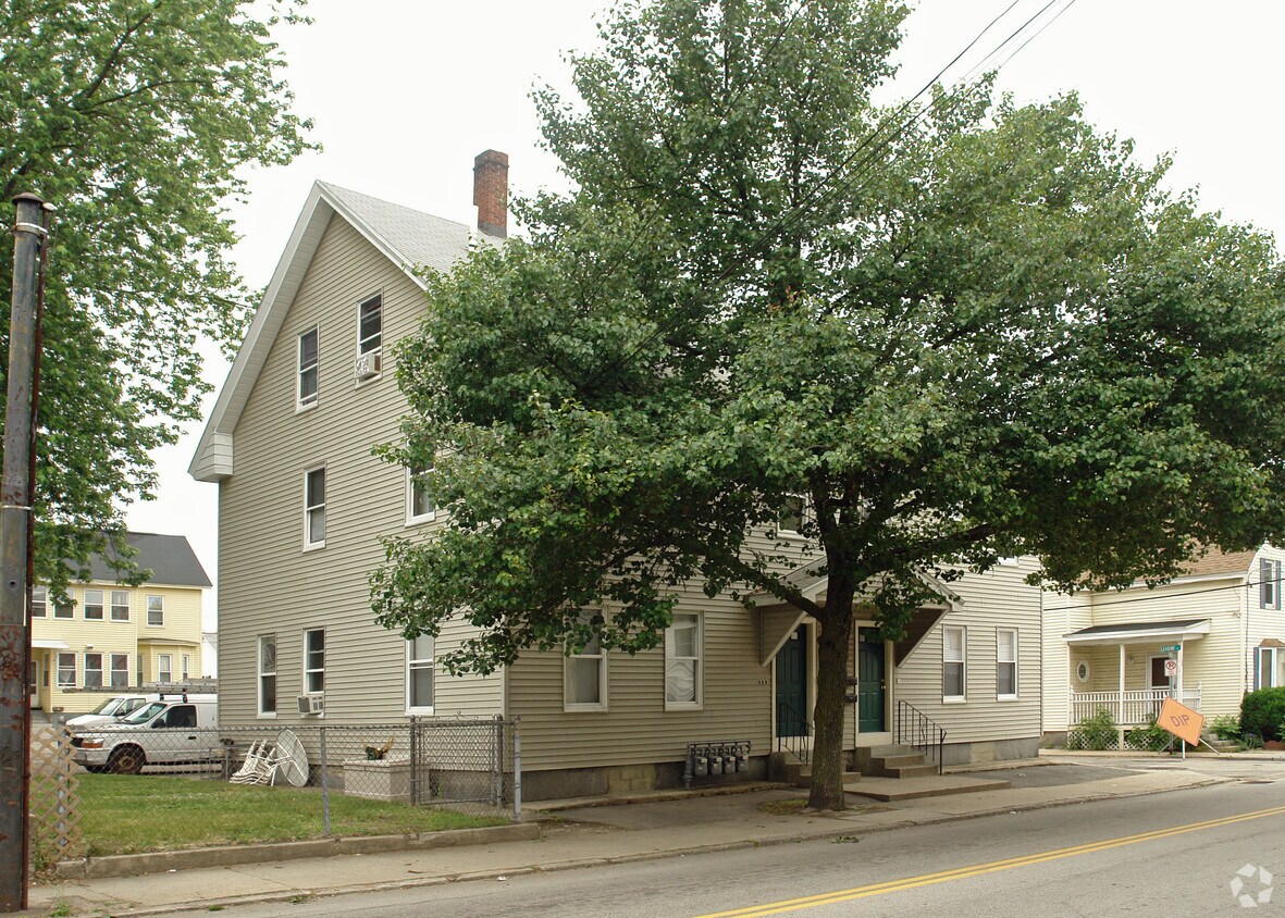 Building Photo - 107-109 Pine St