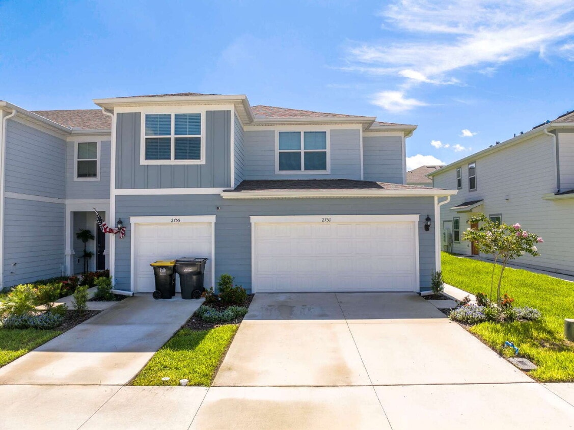 Primary Photo - Discover Comfort and Style: Spacious 3-Bed...