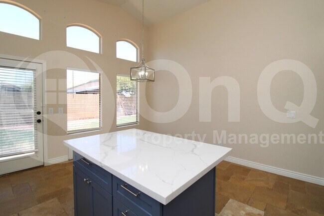 Building Photo - 10056 E Capri Ave