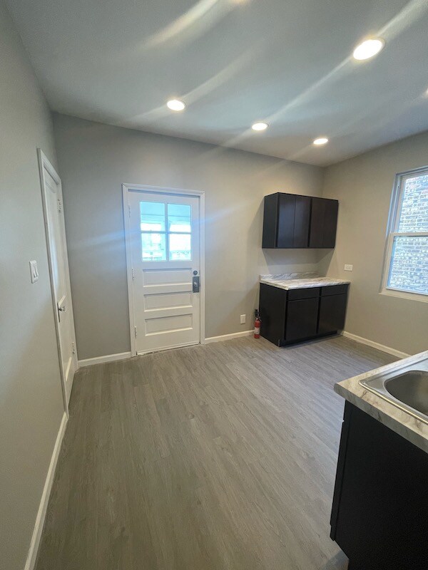 Foto del edificio - 7821 S Marshfield Ave