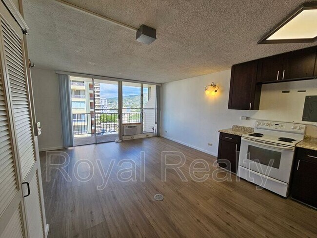 Building Photo - 2754 Kuilei St
