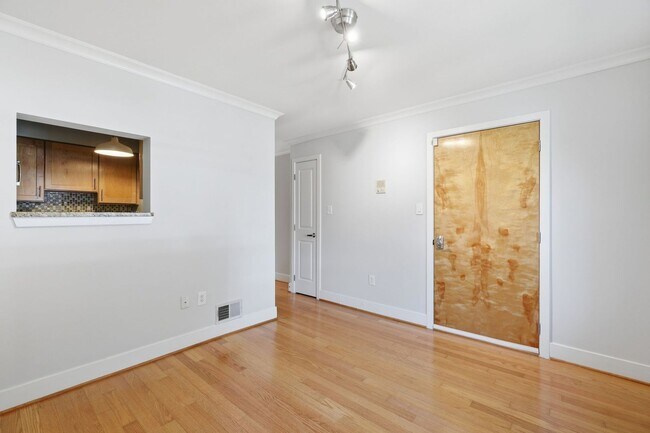 Foto del edificio - 1BR in the Heart of Logan Circle