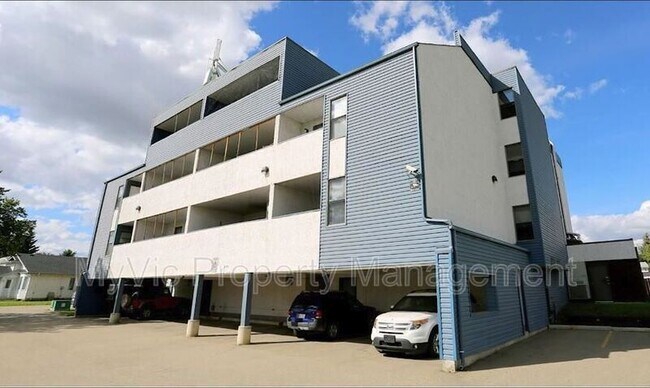 Photo du bâtiment - 3007-3035 35 St NW