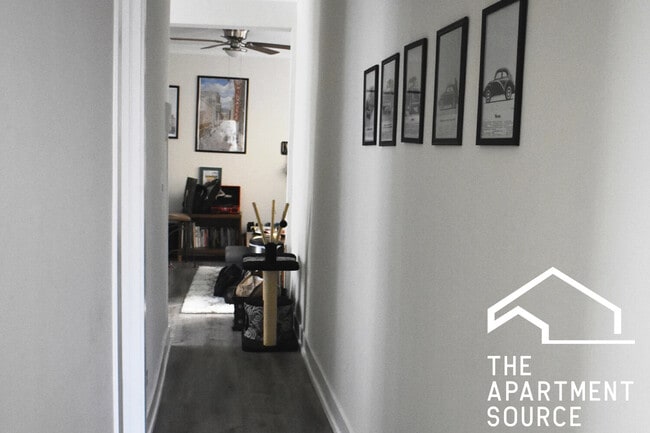 Foto del edificio - 3819 1/2 N Greenview Ave