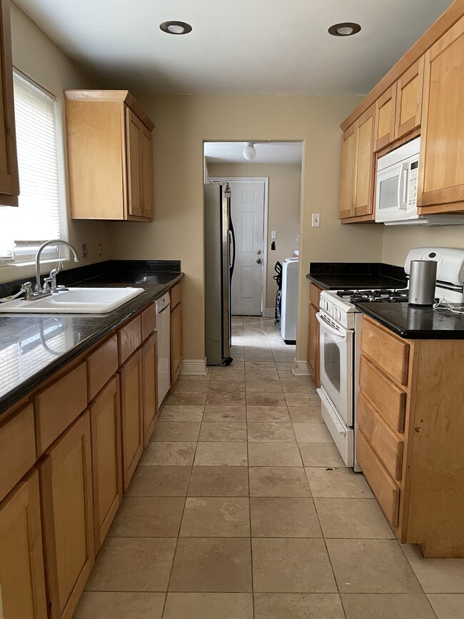 Building Photo - 4600 Gawain Dr