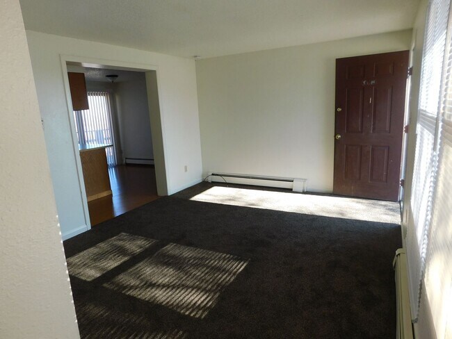 Building Photo - Charming 3-Bedroom Family Home in Orchard ...