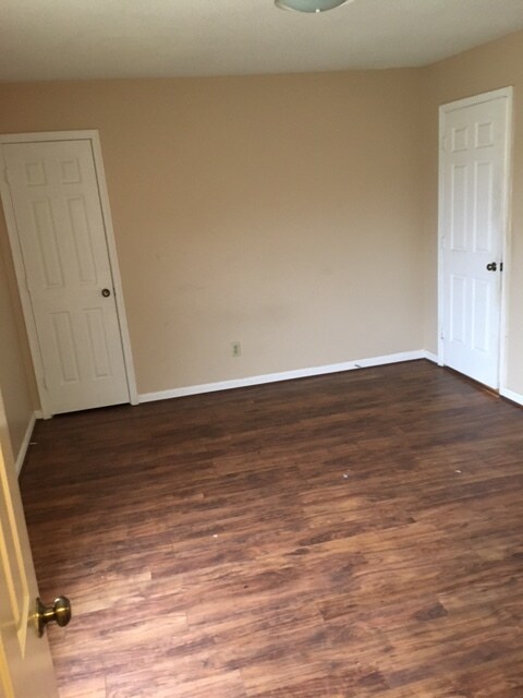 Foto del edificio - 3618 Pine Knoll Dr